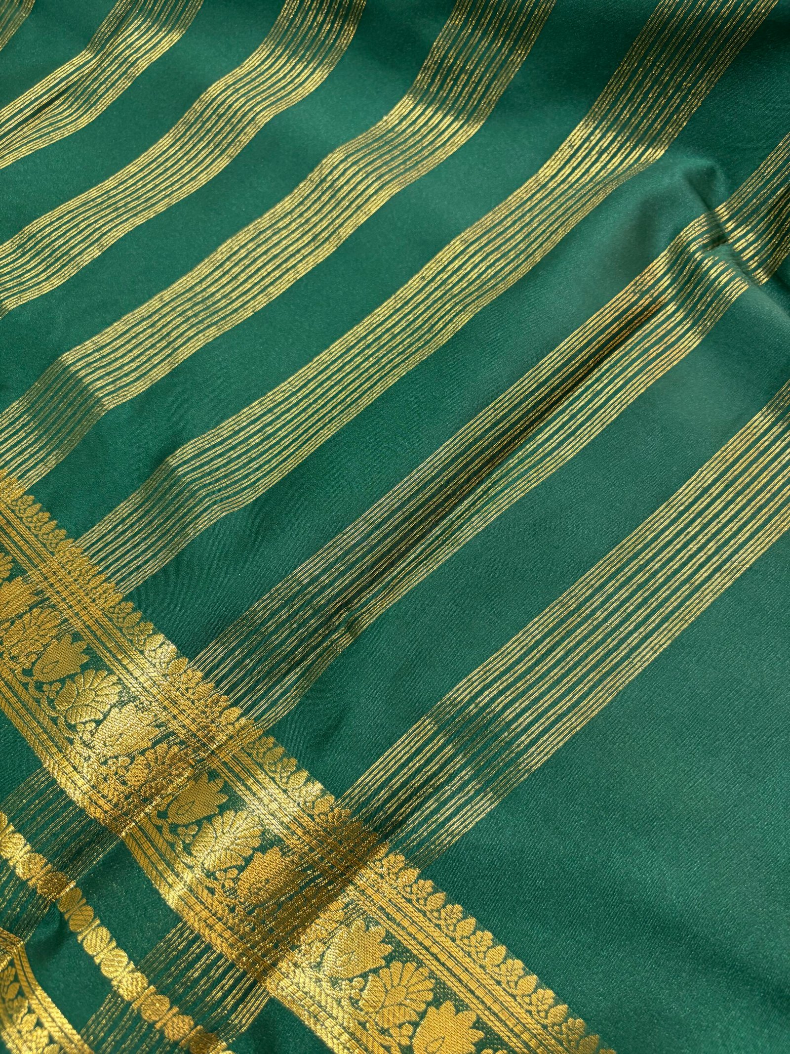 New Louts Borders Semi Crepe Silk Sarees - Image 5