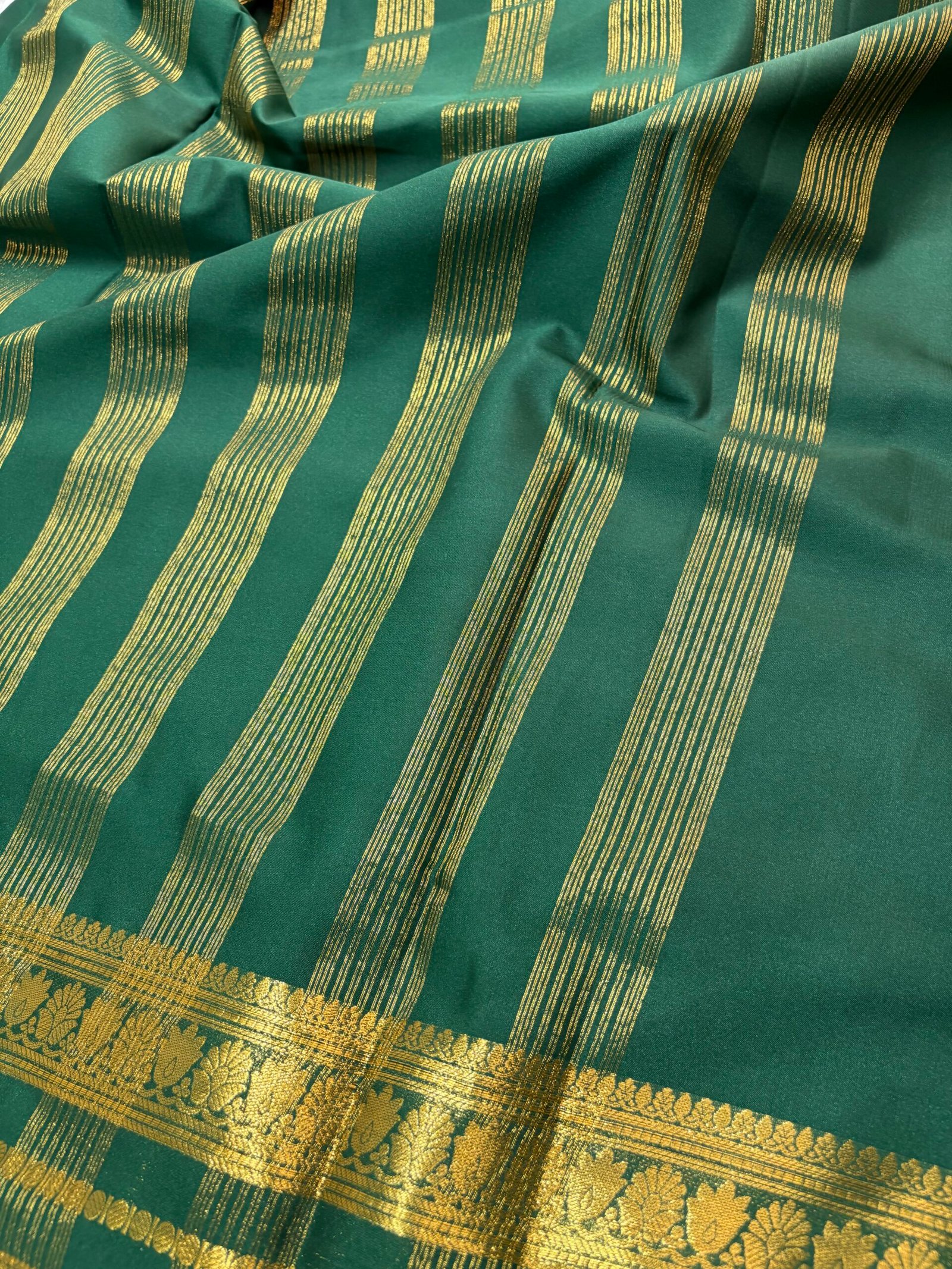 New Louts Borders Semi Crepe Silk Sarees - Image 6